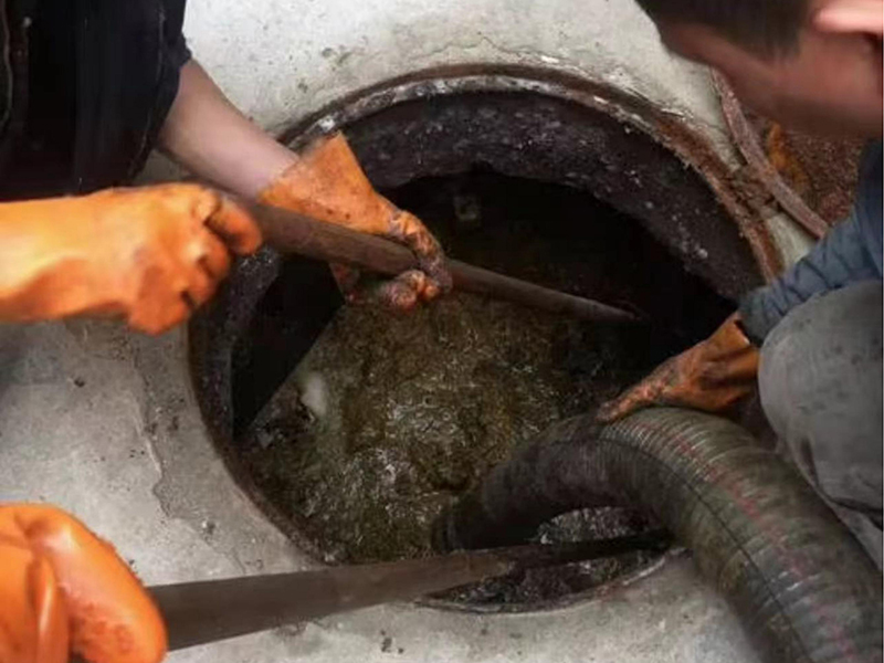 涡阳清理化粪池时如何避免沼气的危害?